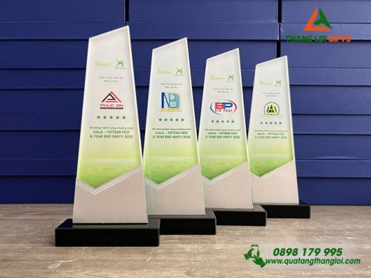 CPT 11 - Cúp Pha Lê - Kỷ Niệm Hành Trình Phát Triển Doanh Nghiệp