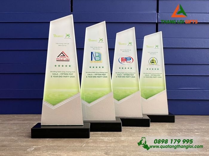 CPT 11 - Cúp Pha Lê - Kỷ Niệm Hành Trình Phát Triển Doanh Nghiệp