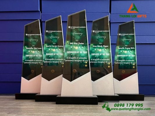 CPT 11 - Cúp Pha Lê - Kỷ Niệm Hành Trình Phát Triển Doanh Nghiệp