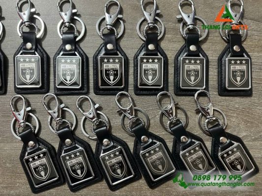 Móc Khóa Da Phối Kim Loại – Khắc Logo FOOTBALL CLUB 4B – TCL