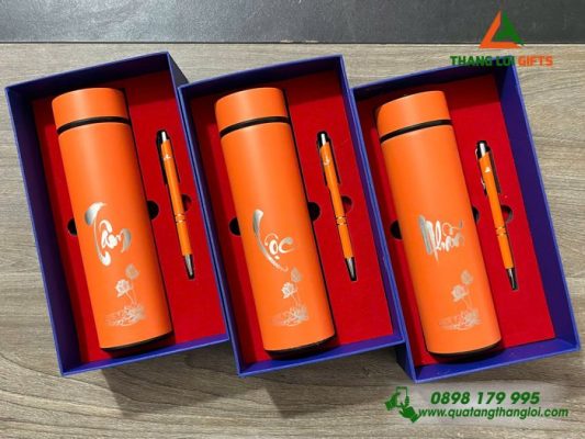 Bộ Qùa Tặng (Bình+Bút) - In Khắc Chữ Tài - Lộc - Đức - Tâm - Nhẫn
