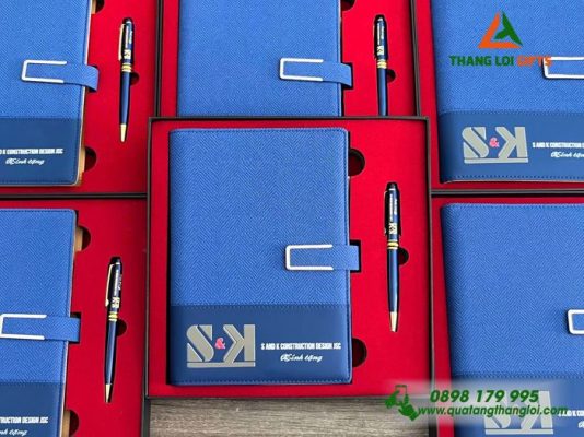Bộ Quà Tặng (Sổ+Bút) Màu Xanh - In Khắc Logo Doanh Nghiệp S&K