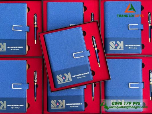 Bộ Quà Tặng (Sổ+Bút) Màu Xanh - In Khắc Logo Doanh Nghiệp S&K