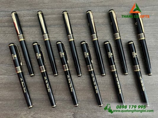Bút Ký Kim Loại Màu Đen – Khắc Logo Công Ty Luật DIMAC