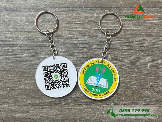 Móc Khóa Mica – In Logo Trường Cao Đẳng Y Tế Đồng Tháp