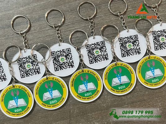 Móc Khóa Mica – In Logo Trường Cao Đẳng Y Tế Đồng Tháp
