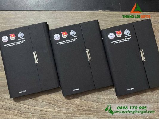 Sổ Tay Bìa Còng Màu Đen – In Logo Trường THPT Lý Thường Kiệt