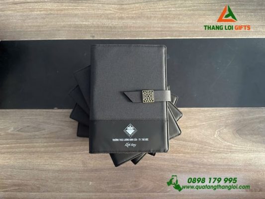 Sổ Tay Bìa Còng Màu Đen – In Logo Trường THCS Lương Định Của