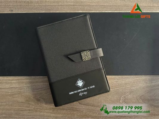 Sổ Tay Bìa Còng Màu Đen – In Logo Trường THCS Lương Định Của