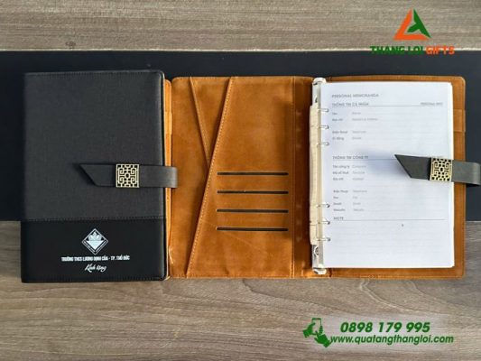 Sổ Tay Bìa Còng Màu Đen – In Logo Trường THCS Lương Định Của