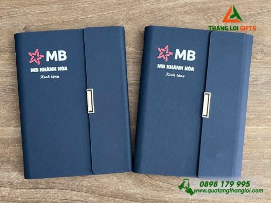 Sổ Da Bìa Còng Gập 3 Màu Xanh – In Logo Ngân Hàng MB Bank
