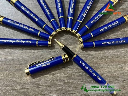 Bút Ký Kim Loại Nắp Màu Xanh - Khắc Tên Làm Quà Tặng Nhân Viên