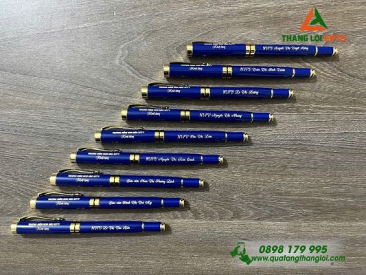Bút Ký Kim Loại Nắp Màu Xanh - Khắc Tên Làm Quà Tặng Nhân Viên