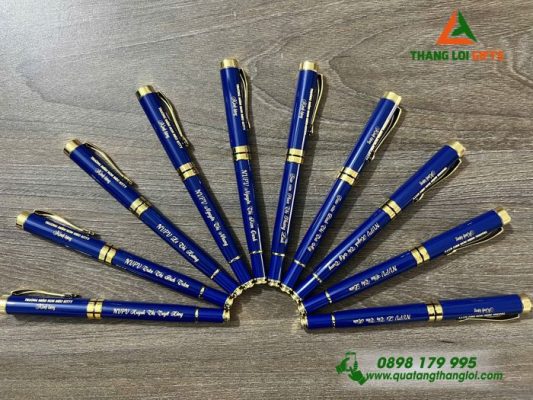 Bút Ký Kim Loại Nắp Màu Xanh - Khắc Tên Làm Quà Tặng Nhân Viên