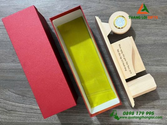 Đồng Hồ Gỗ Để Bàn – Khắc Logo Làm Quà Tặng Thầy Cô Giáo