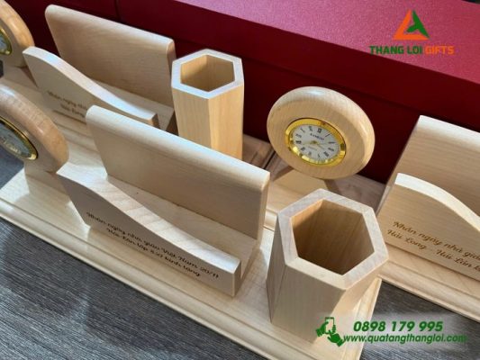 Đồng Hồ Gỗ Để Bàn – Khắc Logo Làm Quà Tặng Thầy Cô Giáo