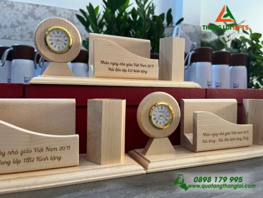 Đồng Hồ Gỗ Để Bàn – Khắc Logo Làm Quà Tặng Thầy Cô Giáo