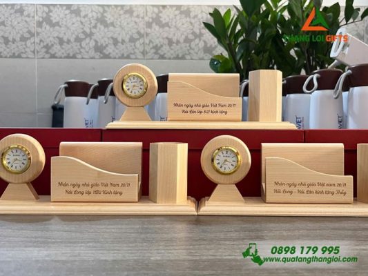 Đồng Hồ Gỗ Để Bàn – Khắc Logo Làm Quà Tặng Thầy Cô Giáo