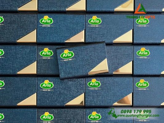 Hộp Đựng Namecard Vát Cạnh Màu Xanh – In Logo Doanh Nghiệp Arla