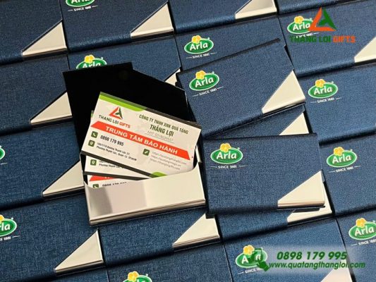 Hộp Đựng Namecard Vát Cạnh Màu Xanh – In Logo Doanh Nghiệp Arla