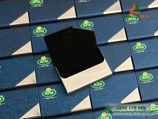 Hộp Đựng Namecard Vát Cạnh Màu Xanh – In Logo Doanh Nghiệp Arla