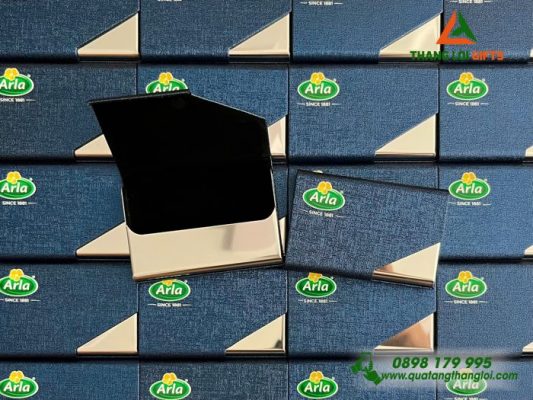 Hộp Đựng Namecard Vát Cạnh Màu Xanh – In Logo Doanh Nghiệp Arla