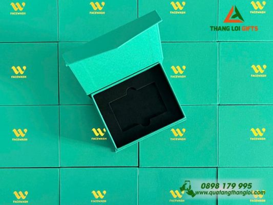 Hộp Giấy Đựng Thẻ Card – Ép Kim Logo Thương Hiệu W FACEWASH