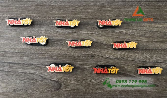 Huy Hiệu Cài Áo Nam Châm - Logo Nhà Tốt 