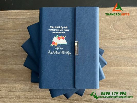 Sổ Da Bìa Còng Gập 3 Màu Xanh - In Logo Trường THCS Linh Trung