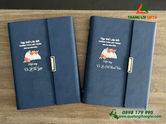 Sổ Da Bìa Còng Gập 3 Màu Xanh - In Logo Trường THCS Linh Trung