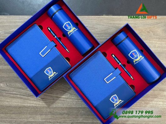 Bộ Quà Tặng (Sổ+Bình+Bút) - In Khắc Logo Đại Học Nguyễn Tất Thành