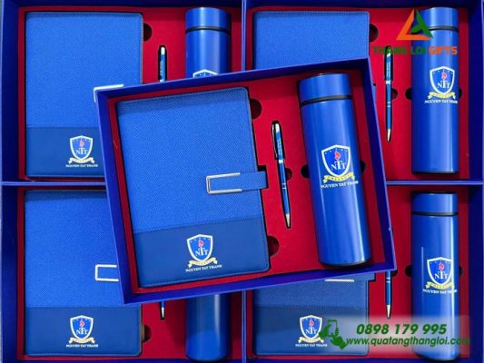 Bộ Quà Tặng (Sổ+Bình+Bút) - In Khắc Logo Đại Học Nguyễn Tất Thành