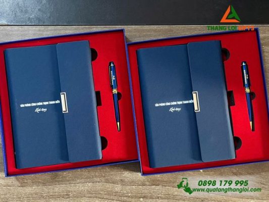 Giftset (Sổ+Bút) - In Tên Văn Phòng Công Chứng Phạm Thanh ĐiềnGiftset (Sổ+Bút) - In Tên Văn Phòng Công Chứng Phạm Thanh Điền