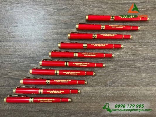 Bút Ký Kim Loại Màu Đỏ - Khắc Logo Đại Hội Đảng Bộ Vĩnh Linh
