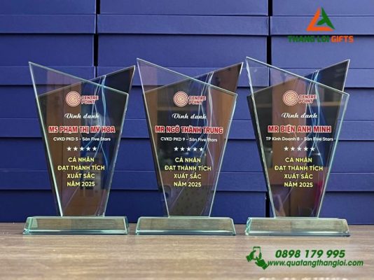 Cúp Pha Lê - In Logo Doanh nghiệp CENTRE POINT