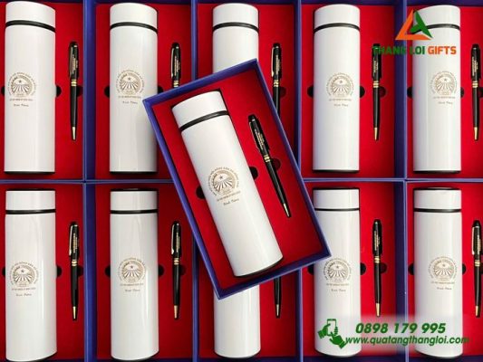 Bộ Quà Tặng (Bình & Bút) – In Khắc Logo Đại Hội Đại Biểu Hội Nông Dân Xã Hồng Thái