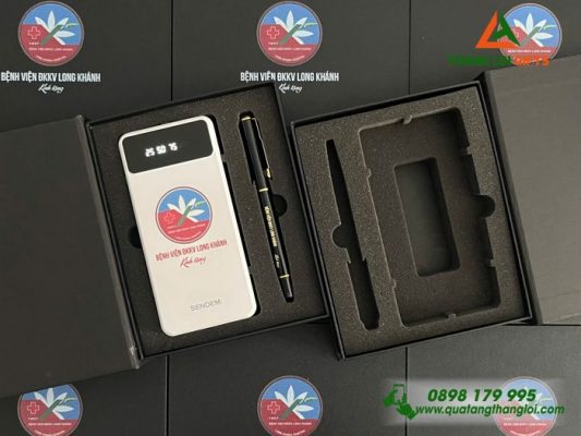 Set Quà Tặng (Pin Sạc+Bút) - In Khắc Logo Bệnh Viện ĐKKV Long Khánh