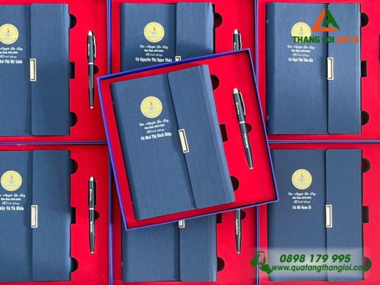 Bộ Quà Tặng (Sổ+Bút) - In Khắc Logo Trường THPT Võ Thị Sáu