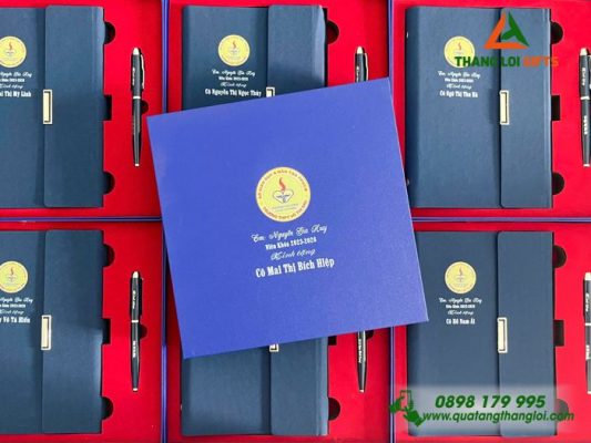 Bộ Quà Tặng (Sổ+Bút) - In Khắc Logo Trường THPT Võ Thị Sáu