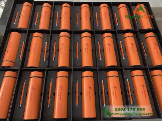Bộ Quà Tặng (Bình+Bút) Màu Cam - In Khắc Logo Lê Trịnh Store