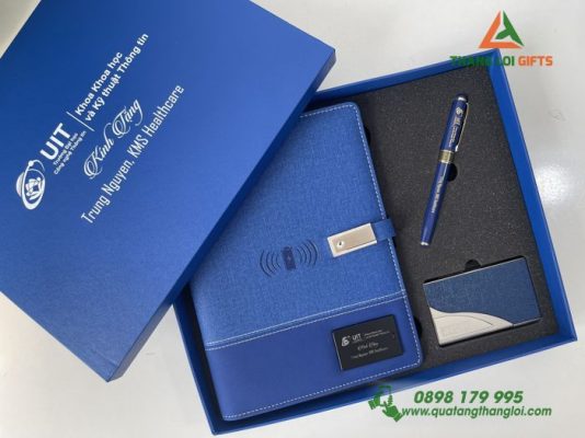 Giftset - Bộ Quà Tặng Cao Cấp In Khắc Logo Trường Đại Học Công Nghệ Thông Tin