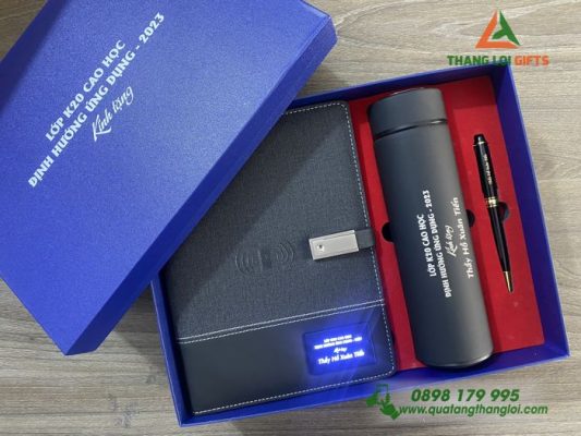 Giftset (Sổ Đa Năng+Bình+Bút) In Khắc Tên Lớp K20 Cao Học