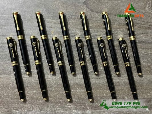 Bút Ký Kim Loại Nắp Màu Đen - Khắc Logo Trường Đại Học An Giang