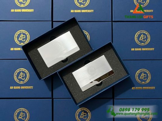 Hộp Đựng Namecard Kim Loại - Khắc Logo Trường Đại Học An Giang