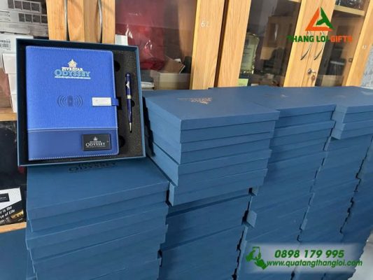 Combo (Sổ Sạc Đa Năng+Bút ) In Khắc Logo Doanh Nghiệp FIVESTAR POSEIDON