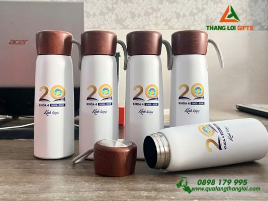 Bình Giữ Nhiệt Nắp Gỗ Màu Trắng In Logo Quà Tặng Kỷ Niệm 20 Năm Trường THPT Hà Huy Giáp