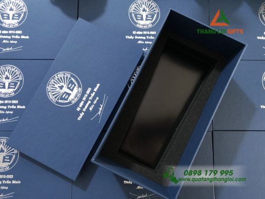 Ly Giữ Nhiệt Lock&Lock LHC4269 Màu Xanh Navy Khắc Logo Trường Tiểu Học Lê Đức Thọ