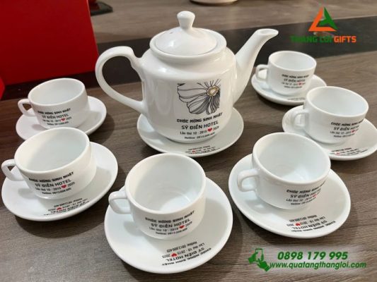 Bộ Ấm Trà Cao Cấp In Logo Sỹ Điền Hotel Làm Quà Tặng