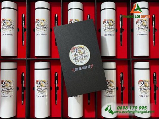 Set Quà Tặng (Bình+Bút) In Khắc Kỷ Niệm 20 Năm Trường THPT Nguyễn Hữu Huân