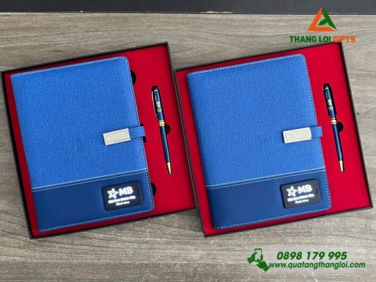 Bộ Quà Tặng VIP (Sổ Sạc Đa Năng+Bút Ký) In Khắc Logo Ngân Hàng MB Bank